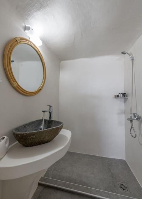 Mandrakia Esperanza Boathouses מראה חיצוני תמונה